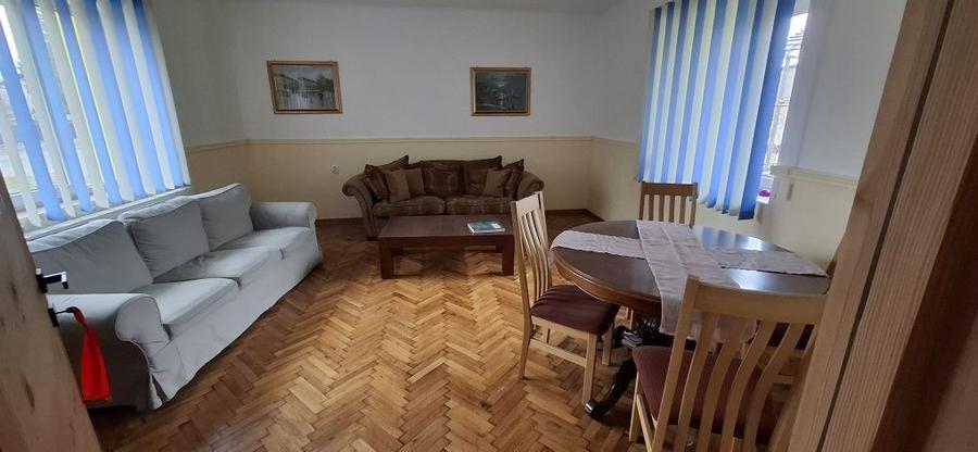 casa saseasca singur curte Cristian central - 1