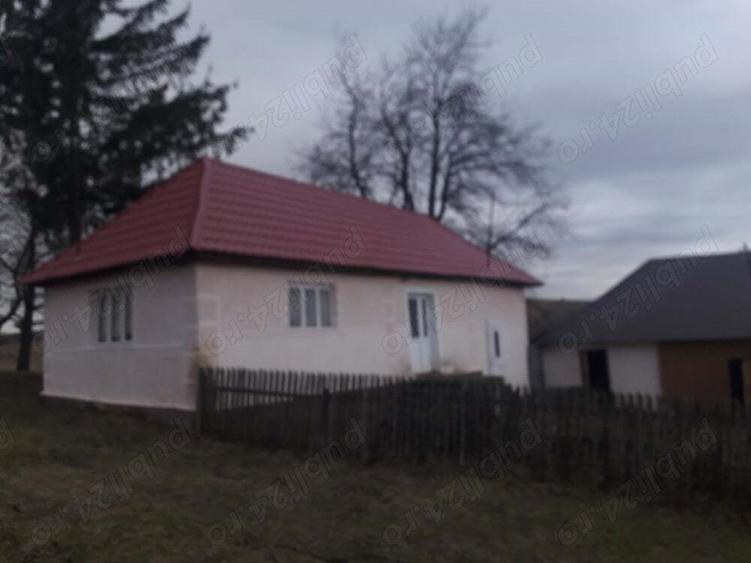 De vanzare casa cu pamant - 2