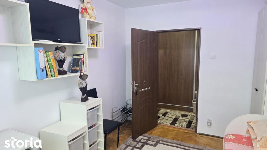 Inchiriez apartament 3 camere decomandat, Deva, ultracentral I. Maniu - 1