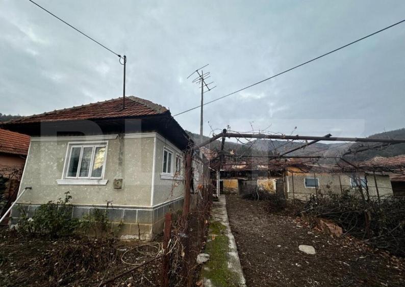 Casa pe parter, teren de 1813mp, zona Runcu - 2