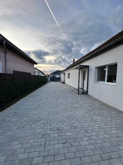 Vand casa in Giarmata ideala pt doua familii - 2