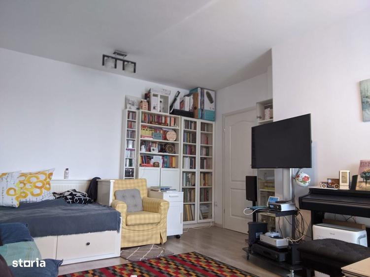 Garsoniera Spa?ioasa la Curte - 6