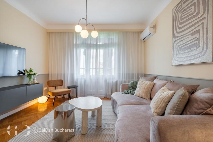 Apartament cu 4 camere, mobilat în Calea Victoriei
