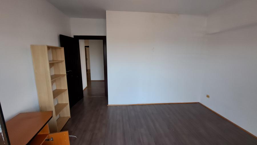 APARTAMENT 3 CAMERE - SUPRAFATA GENEROASA - 43
