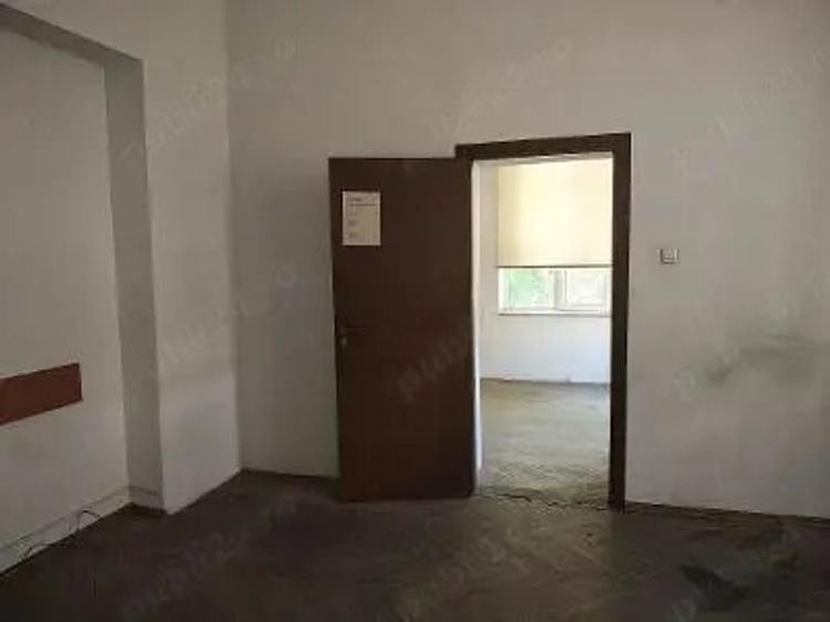 vand casa , 3 camere, curte comuna - 3