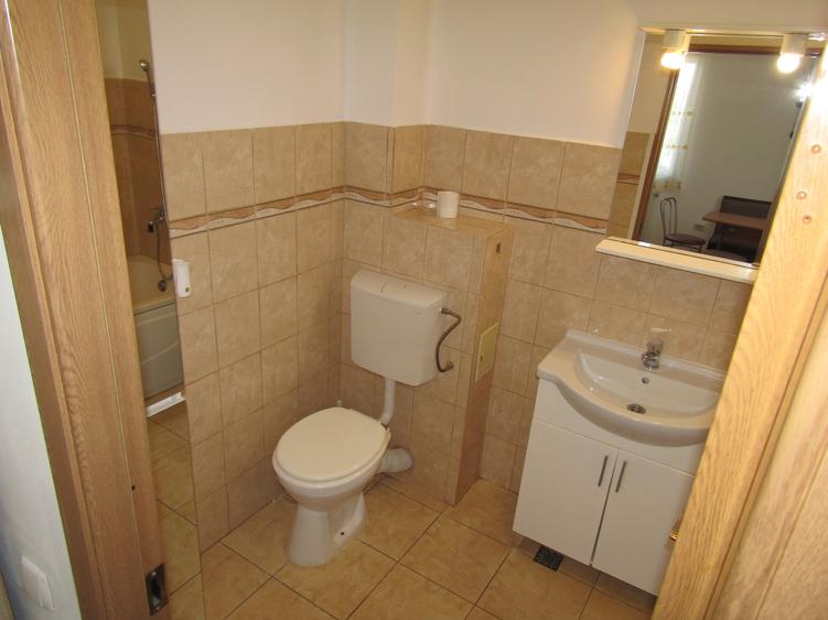 De închiriat apartament 2 camere + living | Sibiu, zona Cedonia, str. Roșiorilor - 16