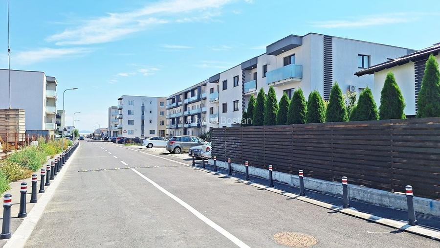 Ghimbav, intrare dinspre Brasov, apartament 3 camere mobilat, 125500 euro