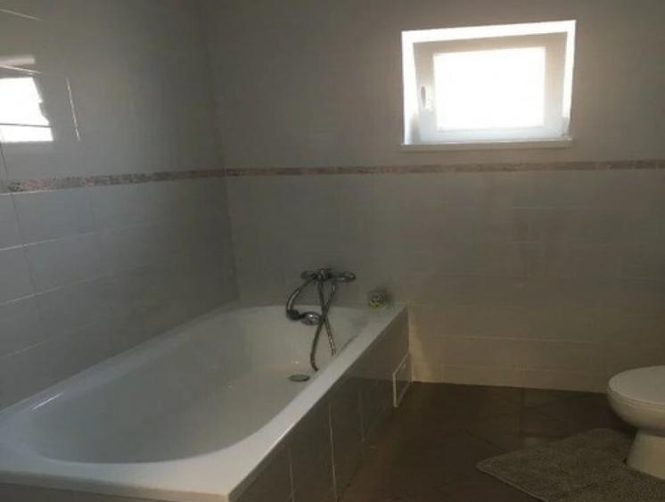 1 camera in zona Favorit - 2