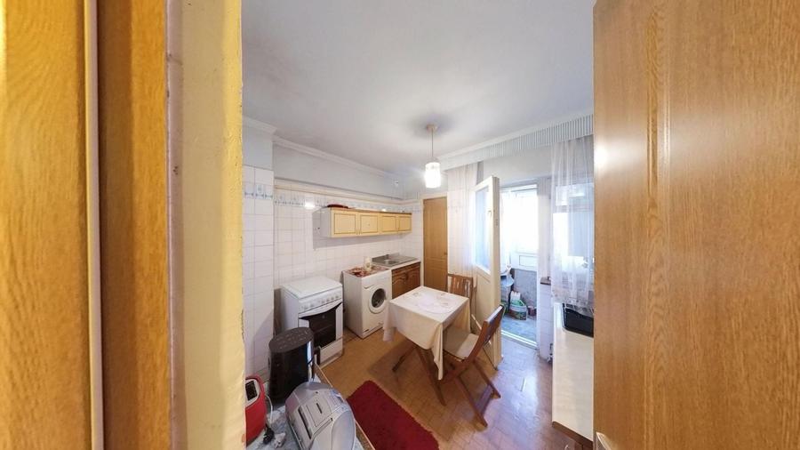 Apartament 4 Camere Ultracentral, Decomandat, Etaj 2 - 3