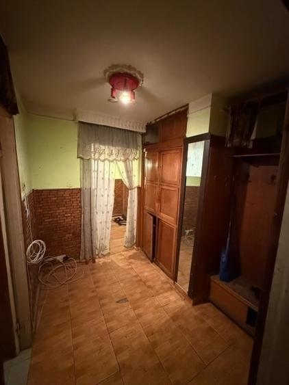 Etaj 2 - Dacia - Piata - 3 camere decomandat - liber - 5