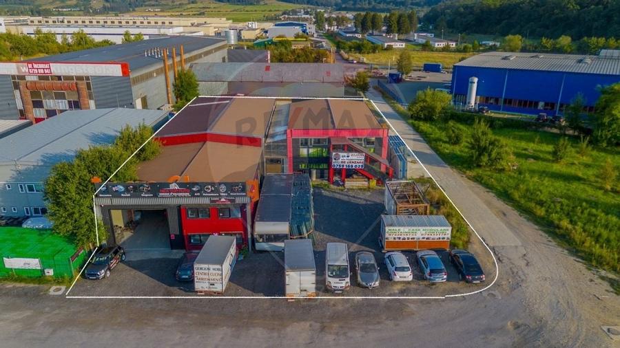 Hala + Spatiu de birouri cu destinatii multiple : Teren 1116 mp - 1