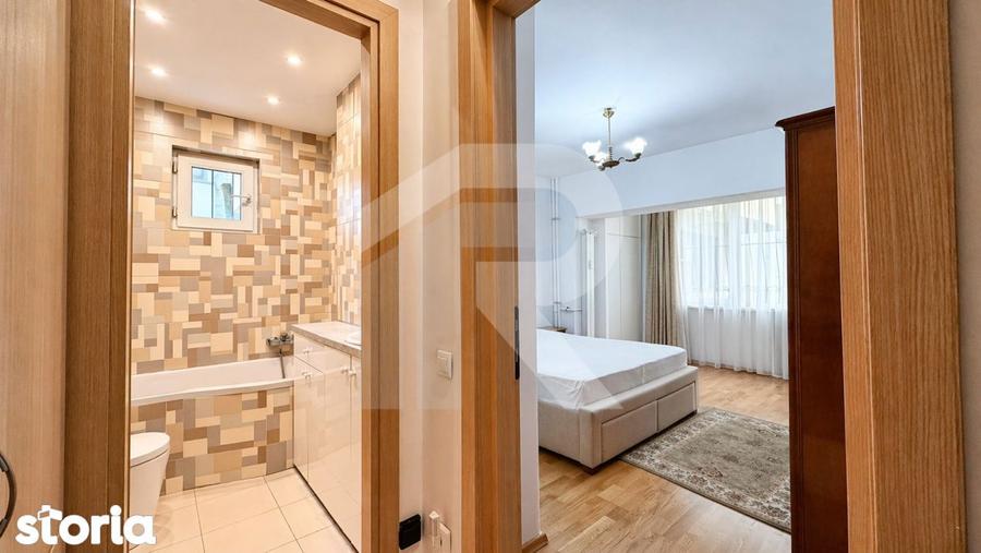 Apartament cu 3 camere, mobilat în Tei