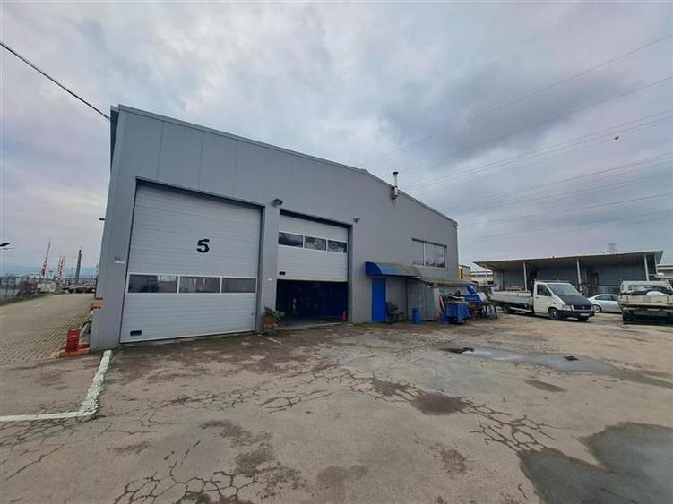 Hala, 760 mp utili, 2500 mp platforma, situata in zona Bulevardul Muncii! - 1