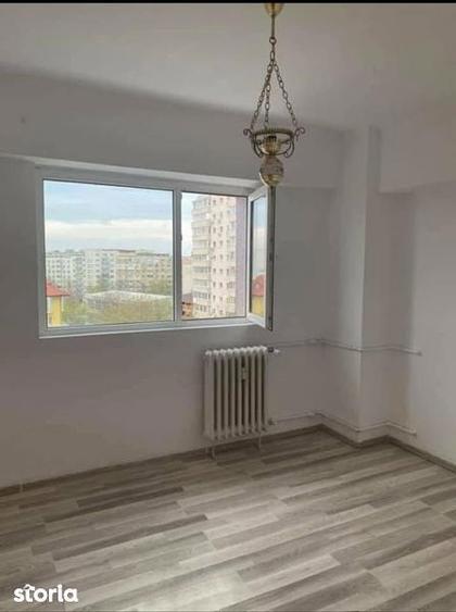 Inchiriez apartament 4 camere - 8