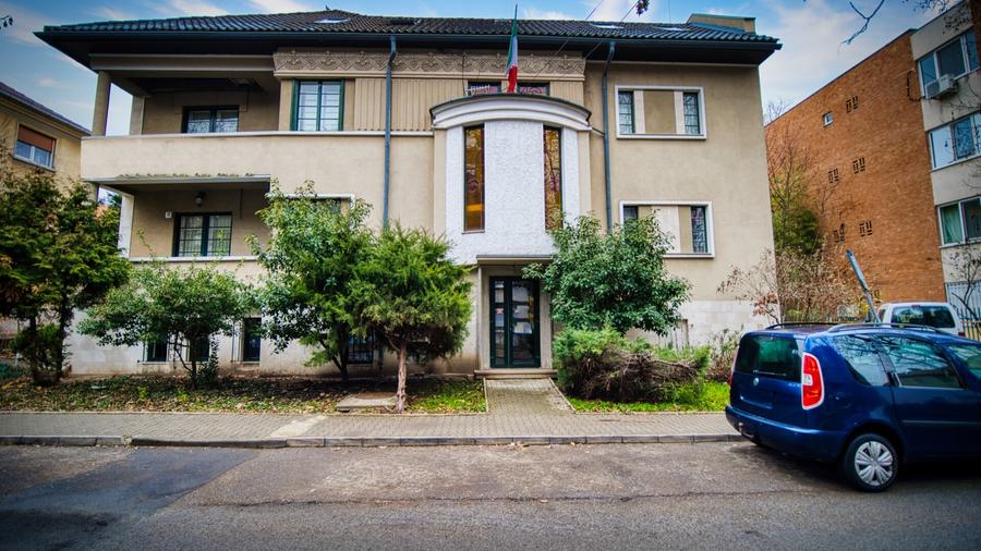 Cladire/Spatiu cu alta destinatie - 4 niveluri - pretabila diverse activitati - 51