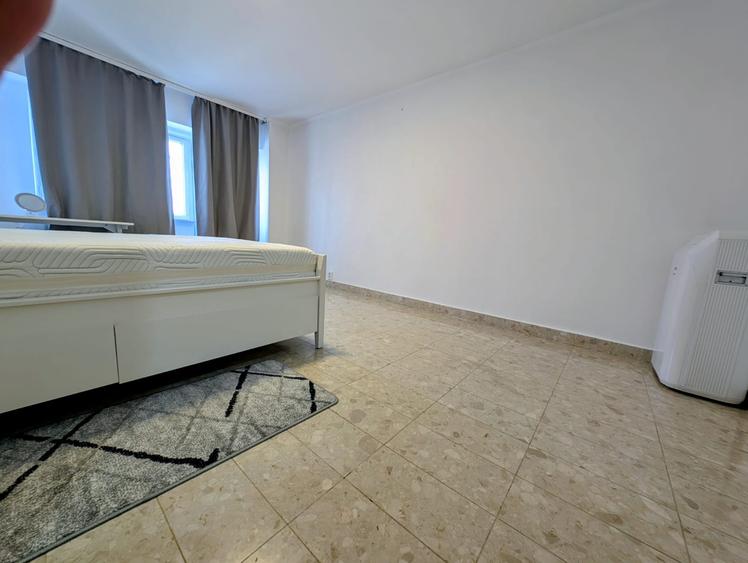 Liberty Mall-Rond Cosbuc,Nasaud stradal,bloc/scara impecabile,semimobilat,S-E - 3