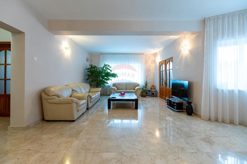 Casa / Vila D+P+1 cu 5 camere de vanzare, strada Slatinei, Luncani - 4