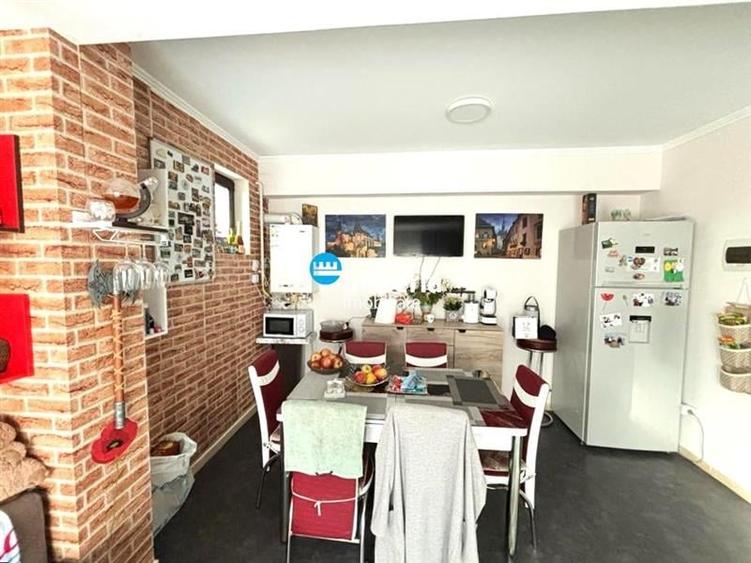 Duplex 5 cam, 3 bai, 220 mp teren, mobilat, 5 drumuri Valea Adanca - 12