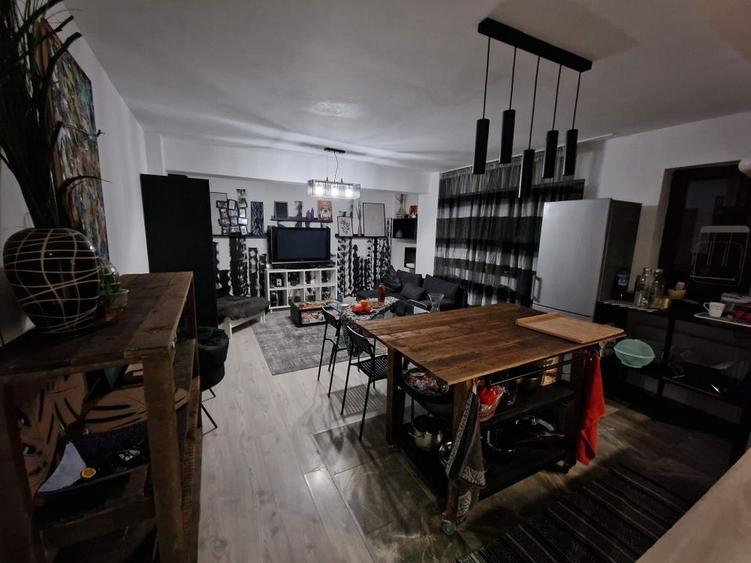 Trei camere cu curte in proprietate. - 10