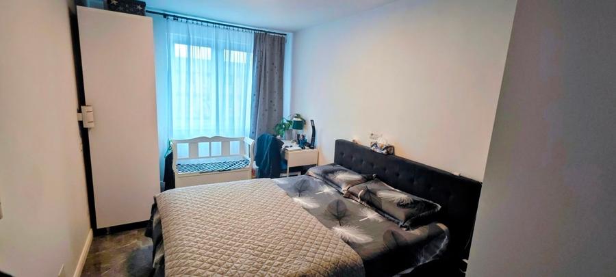 Vând apartament cu trei camere - 3