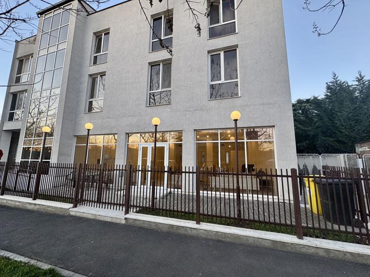 Spatiu comercial deosebit, zona Complexul Studentesc - 7