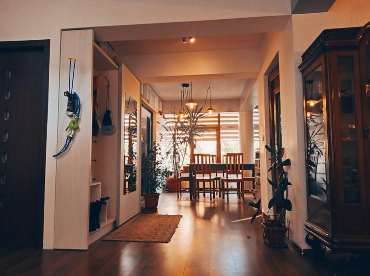 casa / vila Bascov , mobilata / utilata , finisaje moderne ! - 7