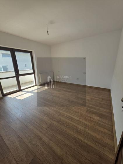 Casă individuală cu 6 camere cu Canalizare în Central