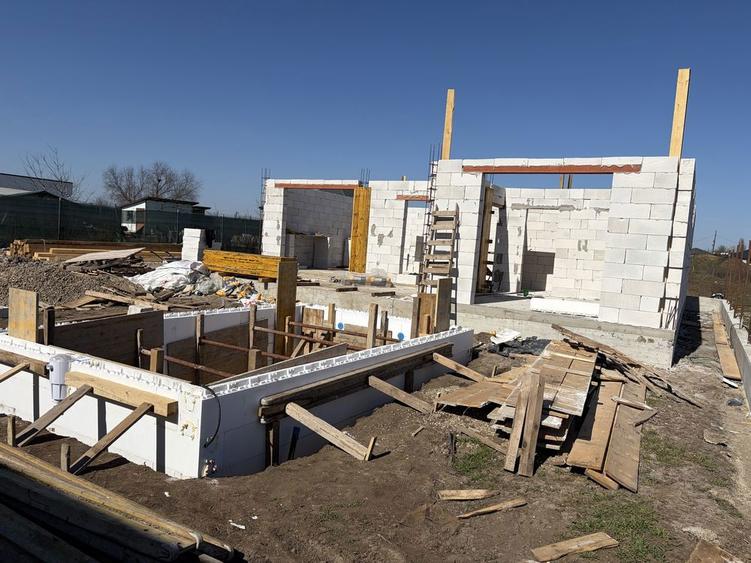 Casa cu piscina automarizata/sat Costi posibilitate rate 12 luni - 6