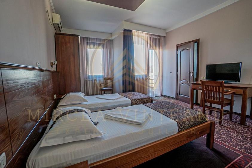 Hotel 3 Stele de Vânzare la  Delfinariu, aproape de Mamaia - 28