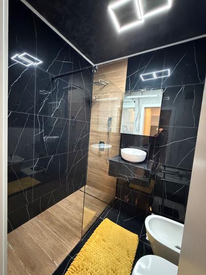 Apartament cu 4 camere decomandat în Lotus