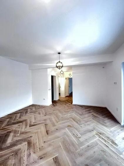 Vanzare Apartament 2 camere+curte 60mp si 2 locuri de parcare - 13