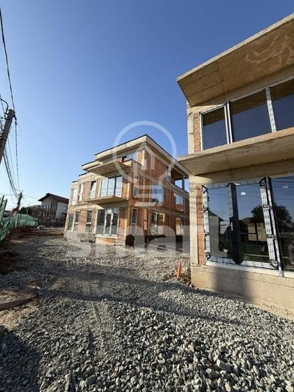 Apartament 4 camere , bloc tip vila, Eugen Ionesco - 1