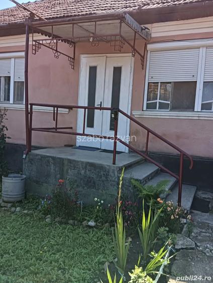 Vand casa sau schimb cu garsoniera sau apartament Vand casa sau schimb cu garsoniera sau apartament