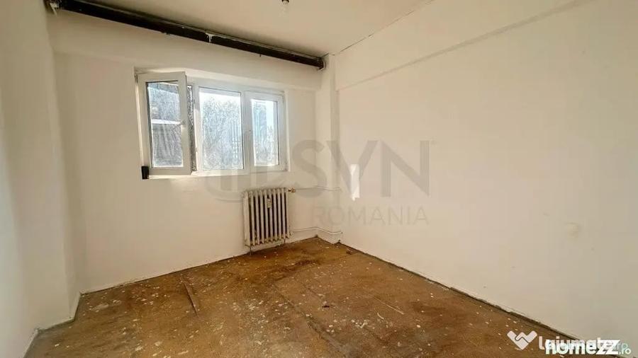 Apartament cu 4 camere decomandat în P-ța Romană