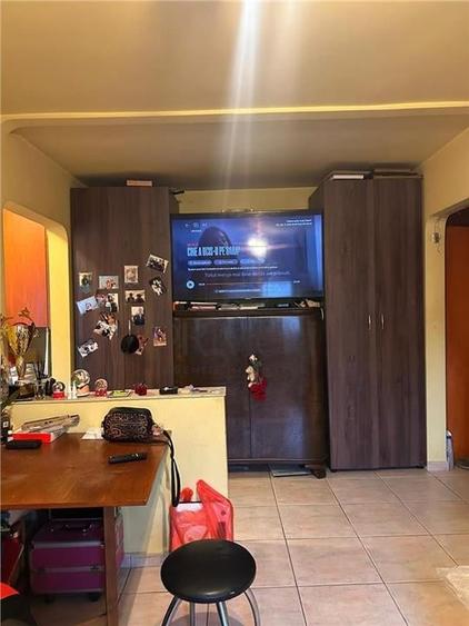 MIRCEA CEL BATRAN - ETAJ 1 - DECOMANDAT - 3 CAMERE - 4