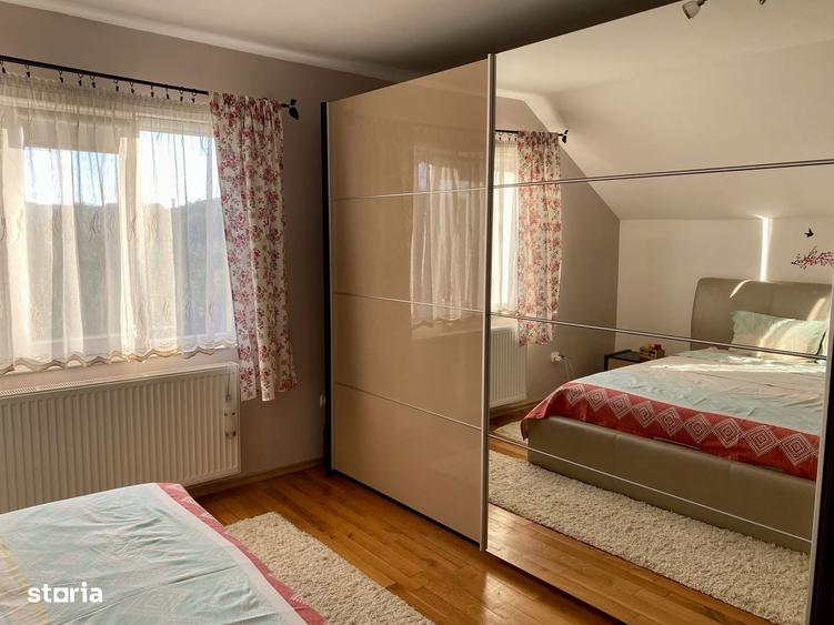 Casa centrala, spatioasa cu privelisti si curte generoasa Jibou - 5