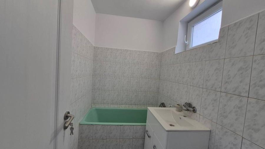 Apartament 3 camere Onesti. Super Pret! - 8