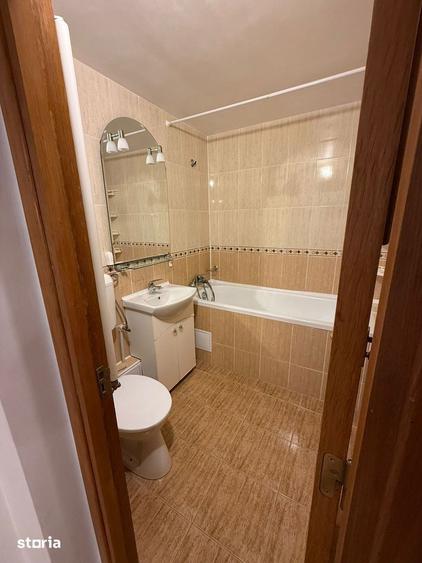 Apartament cu 3 camere în Berceni