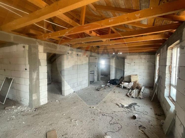 Casa / Vila cu 7 camere de vanzare - 6