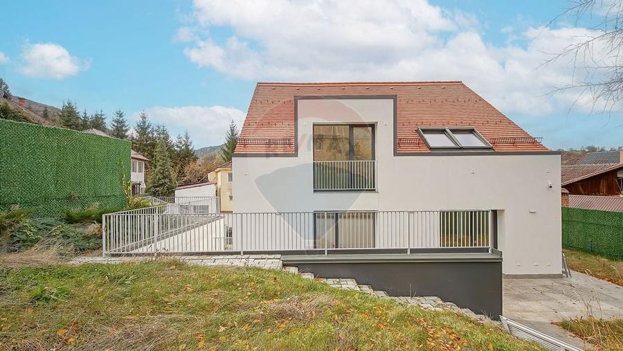 Armonie între tradiție și modernitate – Vilă contemporană în Brasov - 30