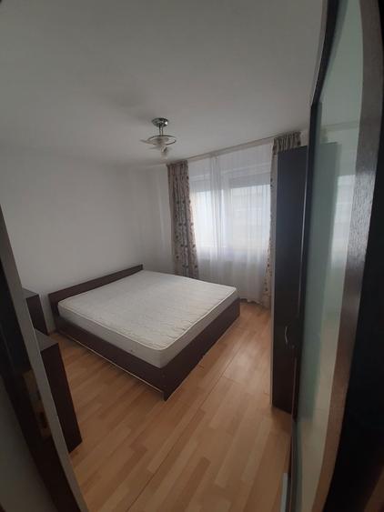 Inchiriez apartament - 2