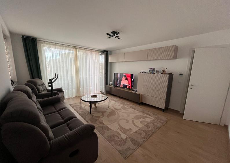 Apartament 3 camere, zona Coresi, parcare inclusa - 4