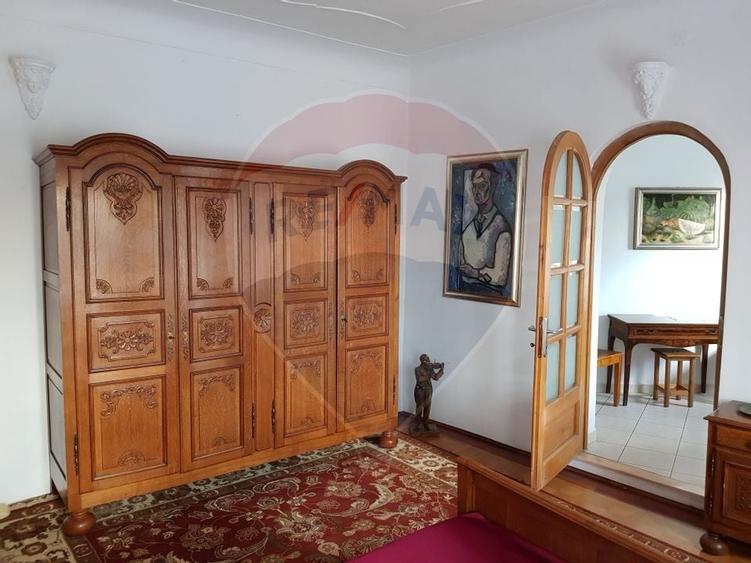 Apartament cu 3 camere de vanzare pe Str.Tribunei - 11