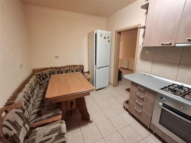 Apartament 3 camere decomandat 2 bai parcare zona Selimbar - 12