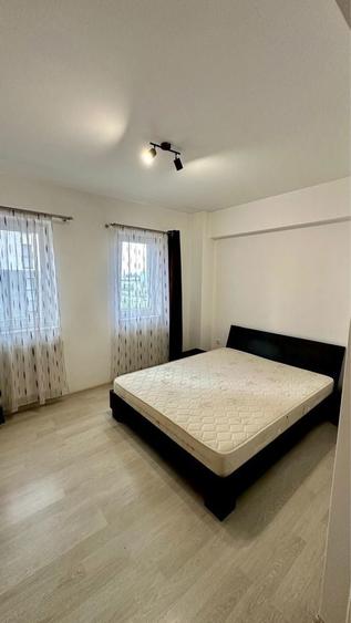 Se inchiriaza proprietar apartament vizavi mall Coresi Tractoru - 4