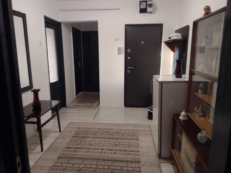 Apartament cu 2 camere decomandat în Ostroveni
