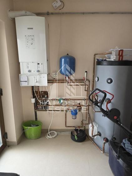 Casă individuală cu 6 camere cu Canalizare în Fabric