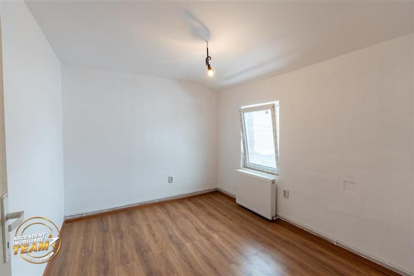 Accesibilitate si farmecul unei case cu garaj, locatie de referinta, Central, Ta - 10