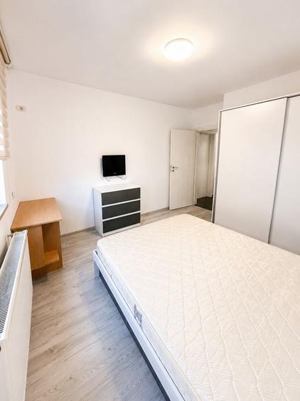 Apartament cu 3 camere decomandat în Fundeni