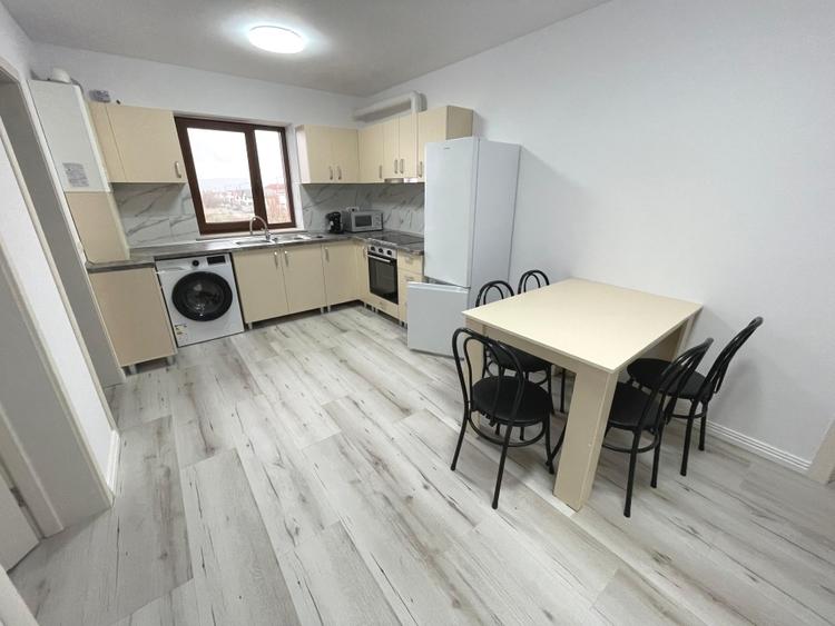 Apartament cu 2 camere semidecomandat, mobilat în Micești
